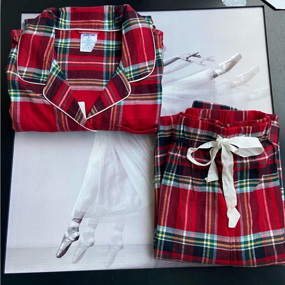 Lands End  Flannel Pajama Set.Size - L - Picture 6 of 17